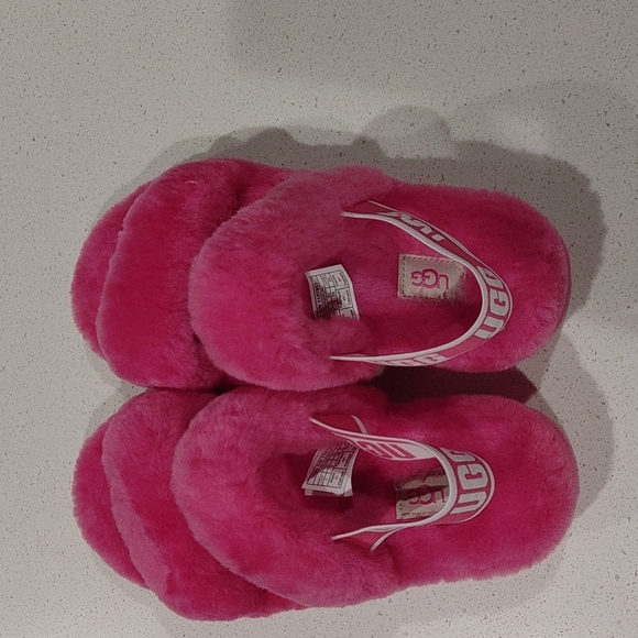 COPY - 💗NEW UGG Pink Slippers - Picture 2 of 4